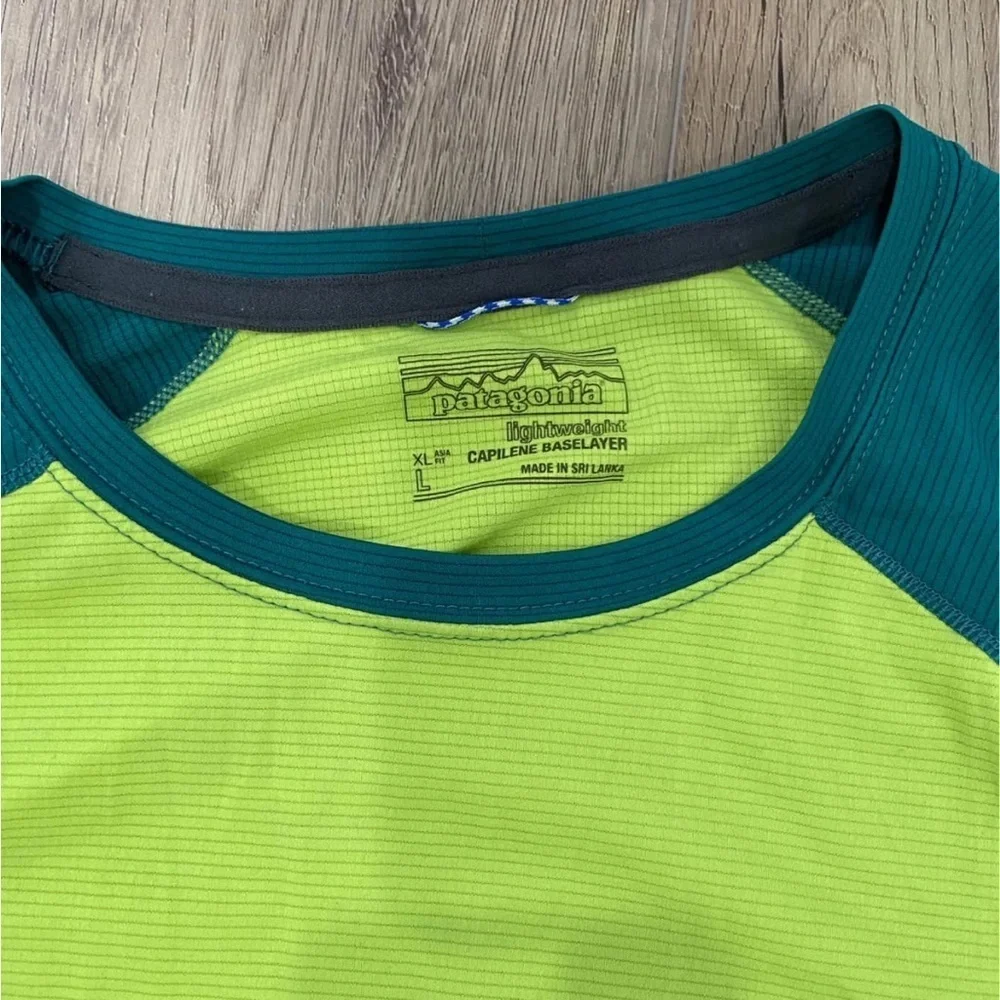 Patagonia Teal Capilene Base Layer Shirt men’s large